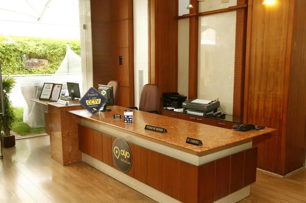 OYO Premium Gandhipuram Avinashi Road
