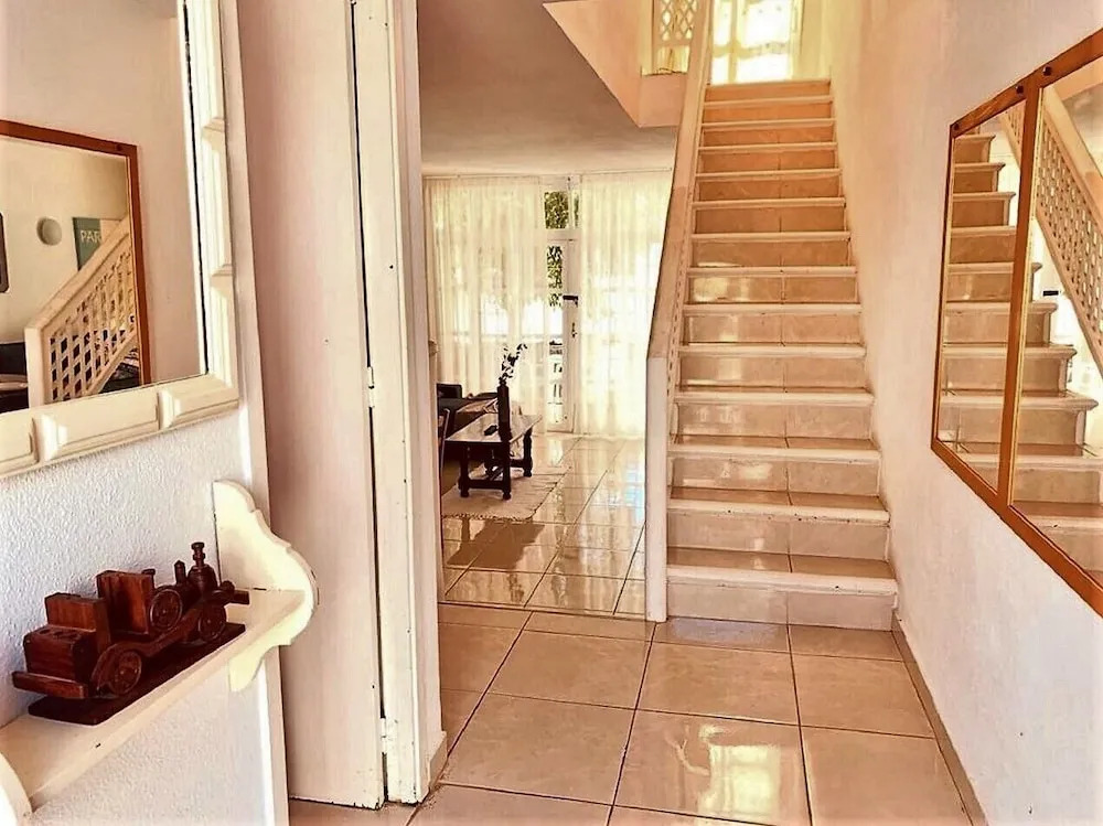 Summer Sunny Light Apartment