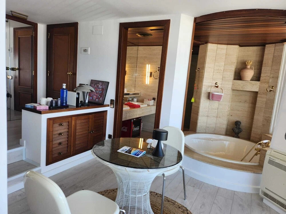Solo Atico Guest Suites
