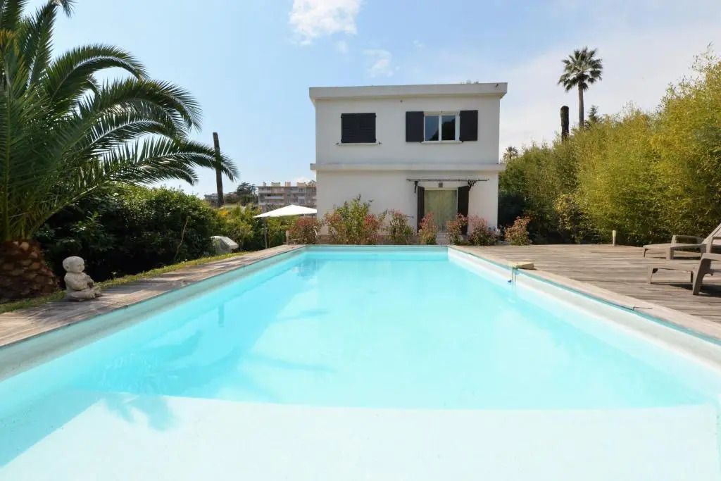 beautiful villa 3 rooms, 165 m² on 2 levels.