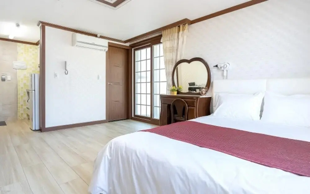 Geojedo Paradise Pension
