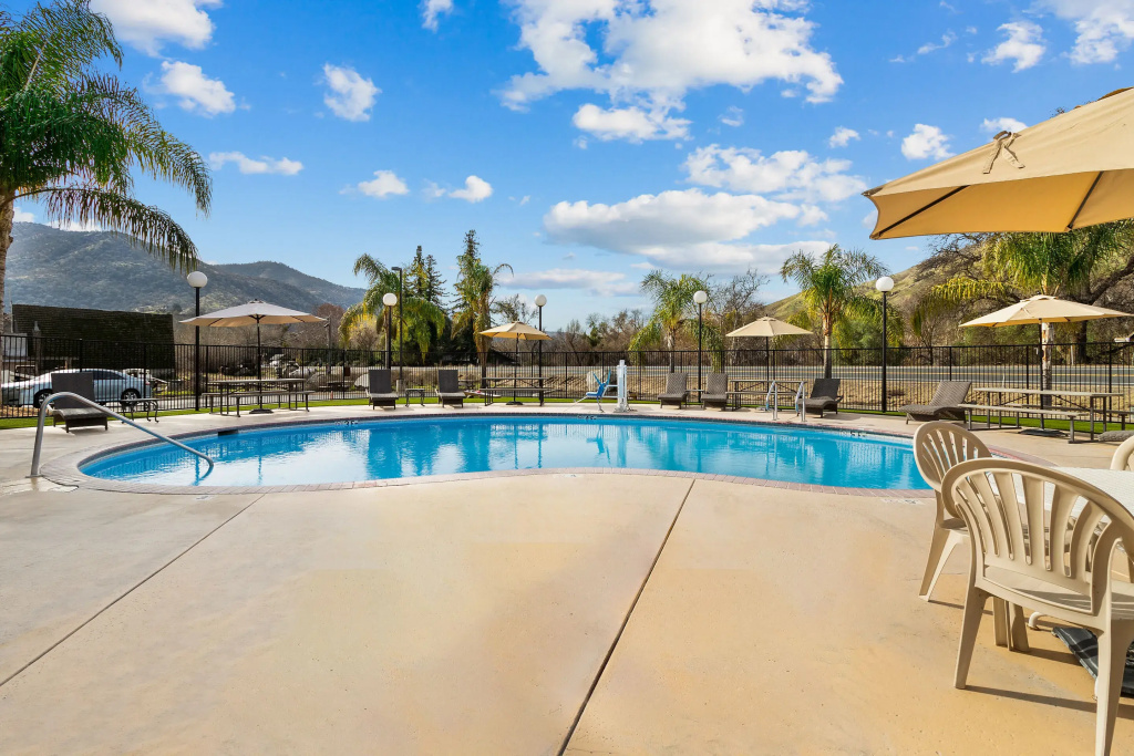 Comfort Inn & Suites Sequoia Kings Canyon