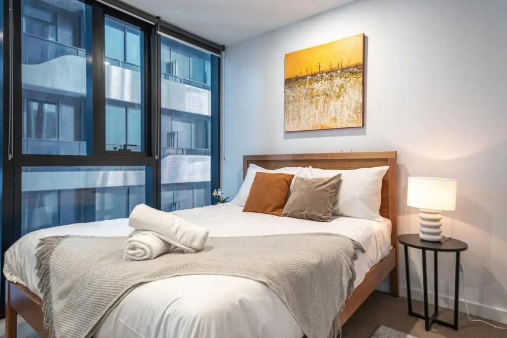 Spectacular High level 2BR apt in Melbourne CBD