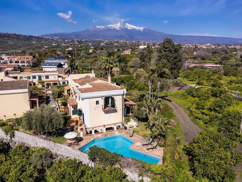 Villa Leone with Pool by Wonderful Italy