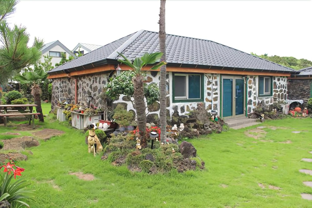 Jeju Lodem Unshared House Pension