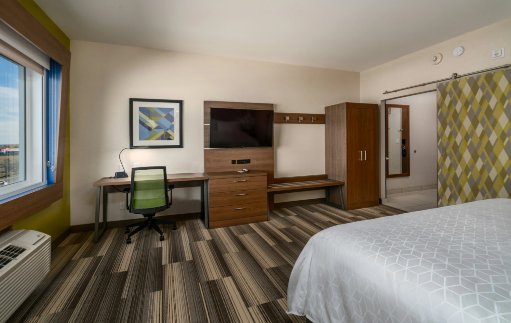 Holiday Inn Express & Suites - Brandon by IHG