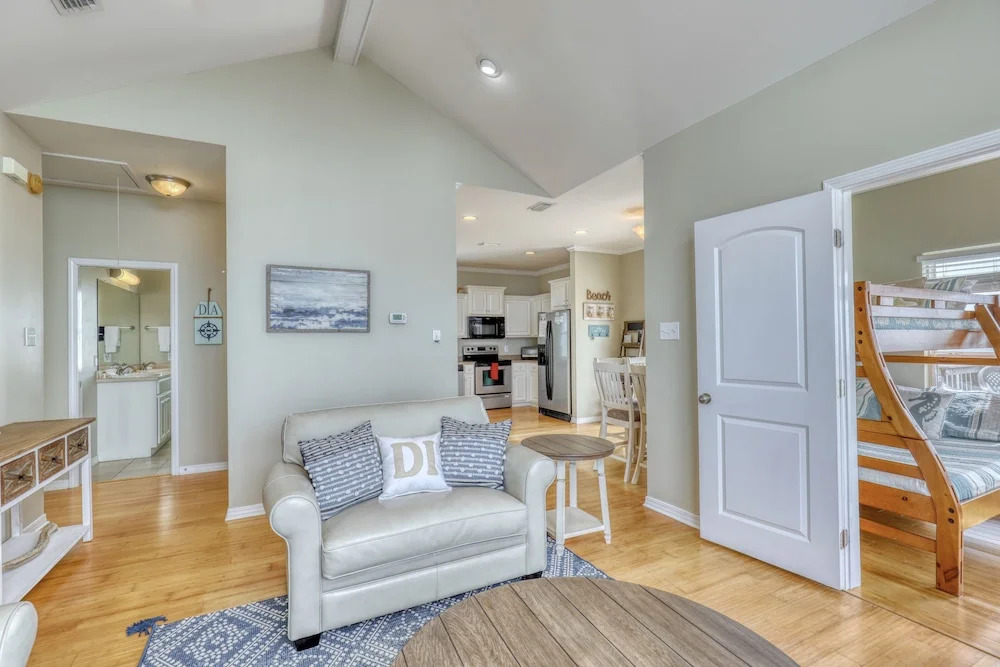 Villa Delphinus - Beachfront! And Pet Friendly! Feel The Ocean Breezed And Hear The Waves Lapping Right At Your Doorstep! 3 Bedroom Home by RedAwning