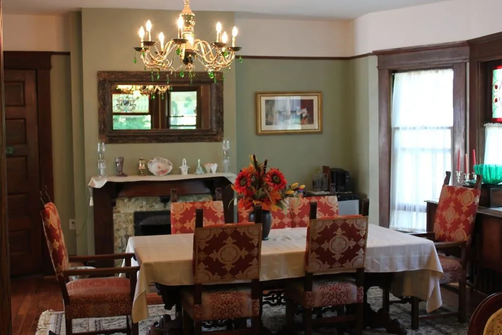 Green Oaks B&B