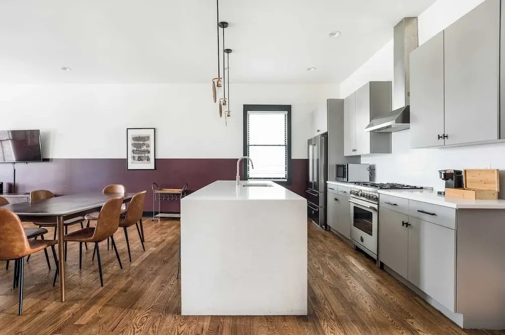 Sleeps 36 3 Townhomes, 12bdr, Mins to DT + Broadway Painted Ladies Nashville
