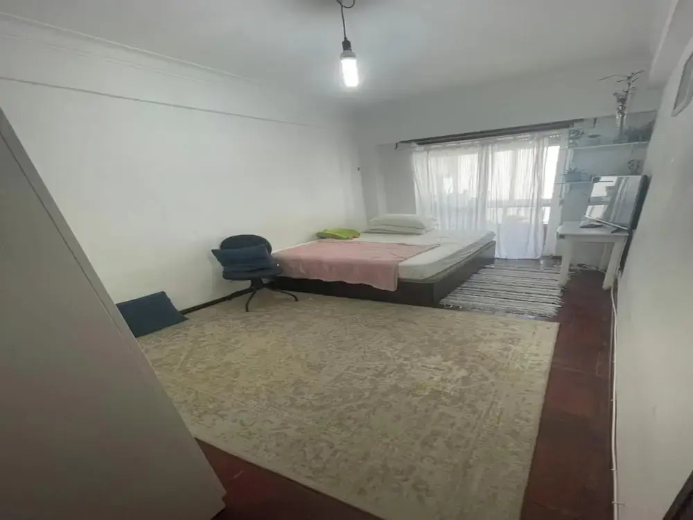 Room in Guest Room - Very Prime Location From Lisbon Airport