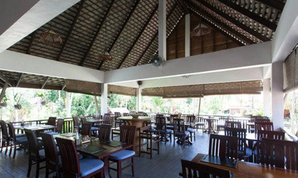 Coral Hotel Bangsaphan