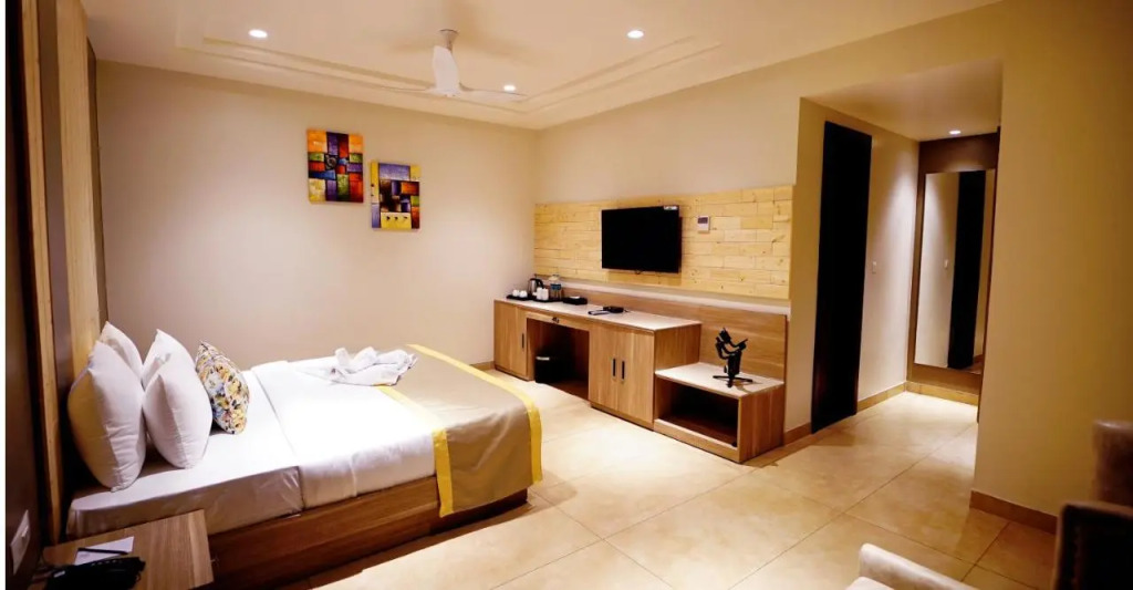 Hotel Maplewood Premier Haldwani