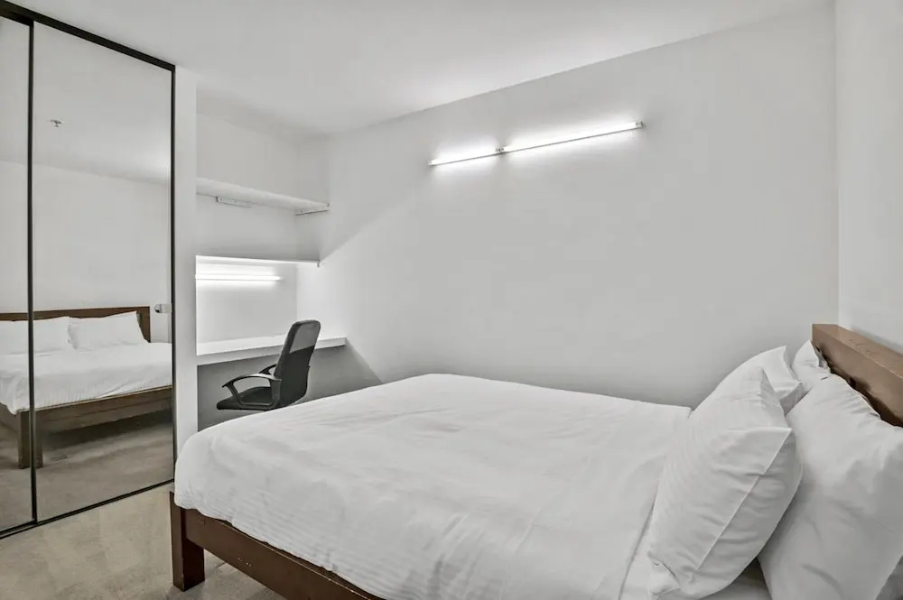 Central 2 Bed Apartment Near Melbourne CBD