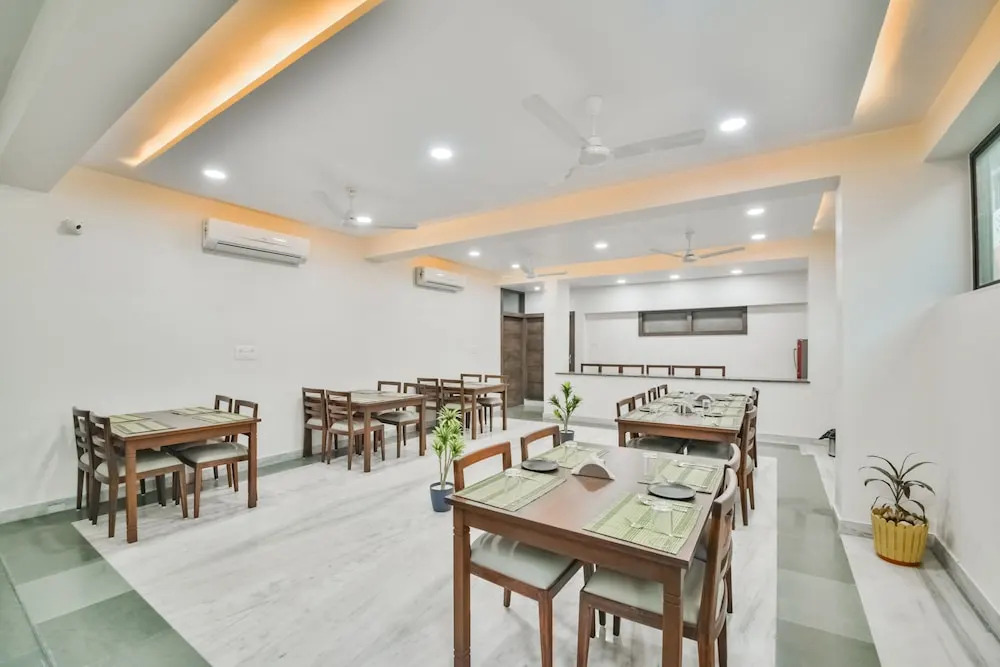 The Sejour by OYO Rooms