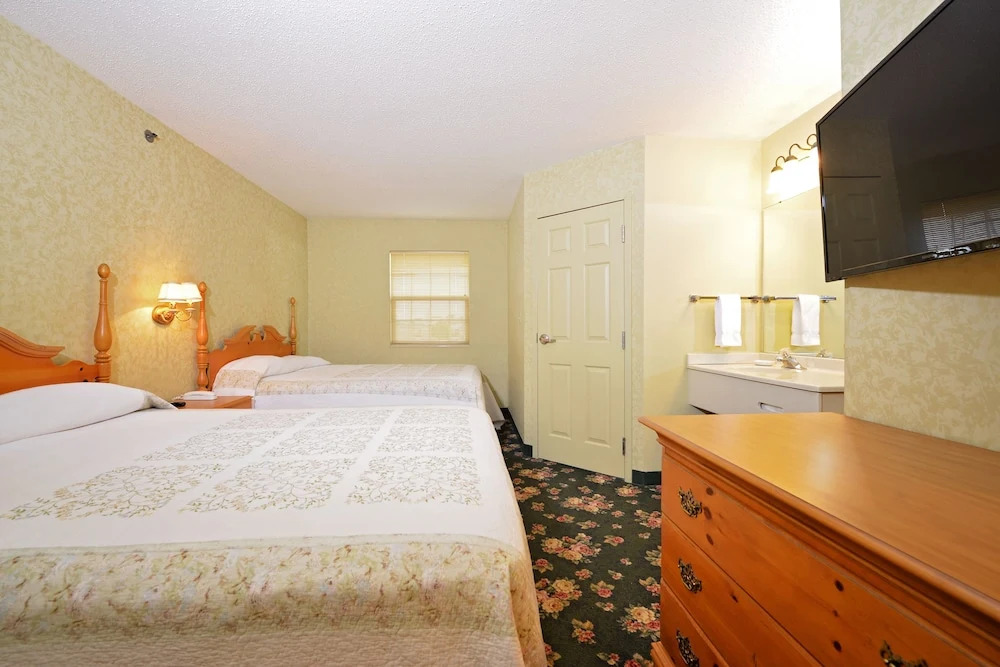 OurGuest Inn & Suites Downtown Port Clinton