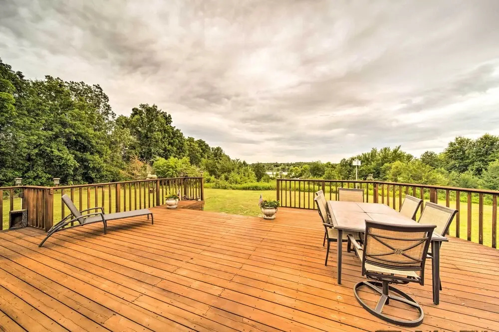Rustic Keosauqua Gem: Fire Pit & Lake Sugema Views