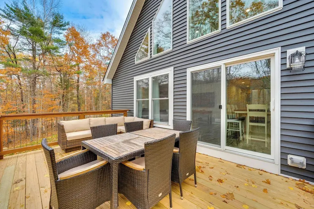 White Mtns Holiday Home! Cabin 1 Mi to Skiing