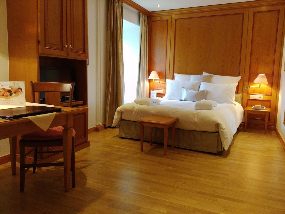 Kaplanis House