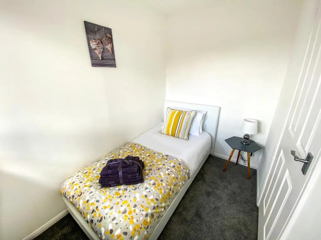 Contractor House - Free Parking - Garden - CMK by Comfy Workers