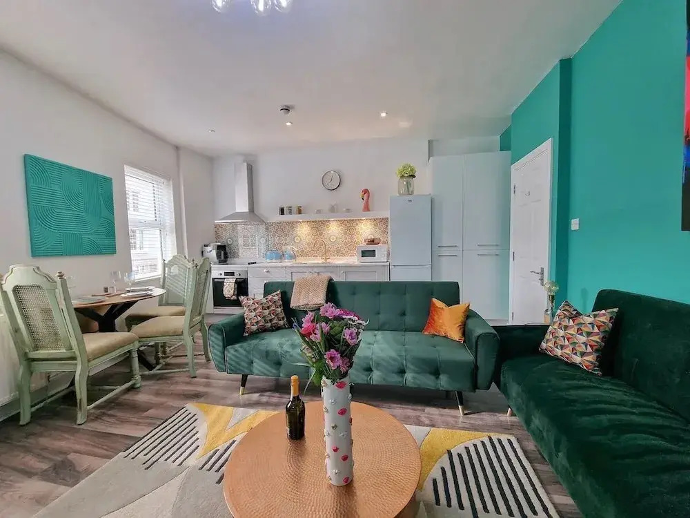 Eclectic 1BD in the Heart of Cheltenham