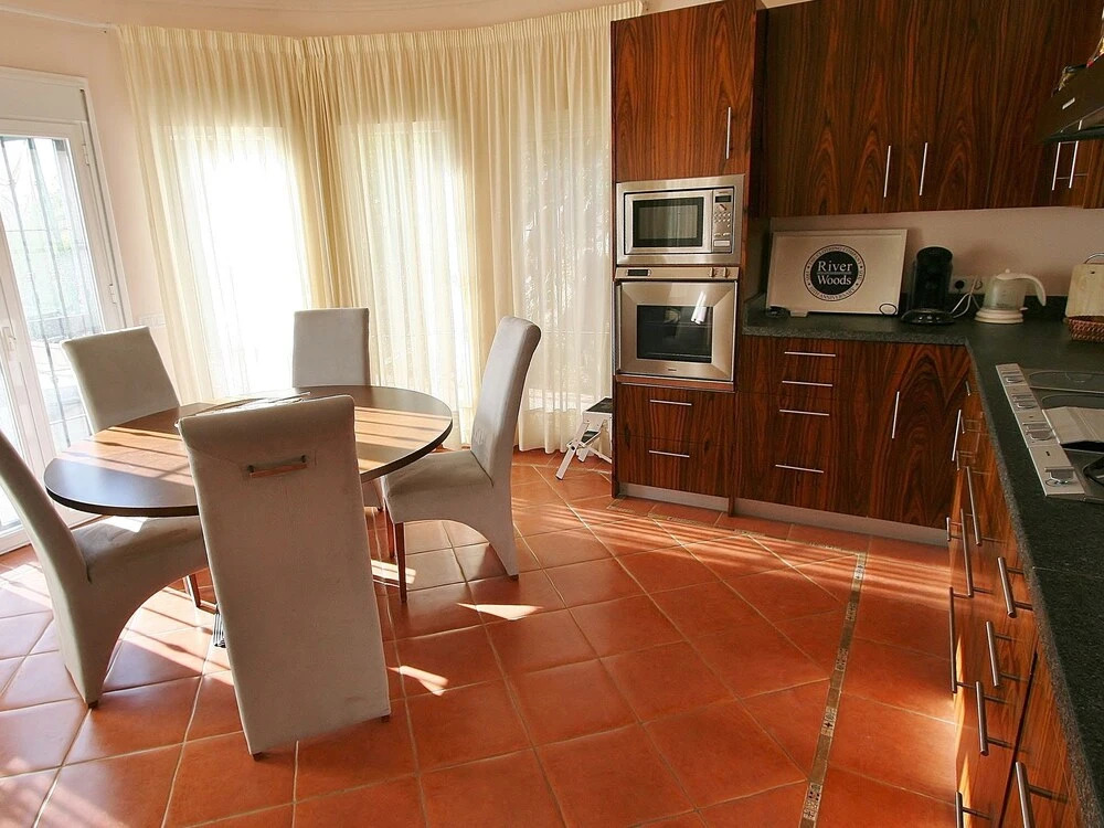 Delightful Villa in Algarrobo with Beach Nearby