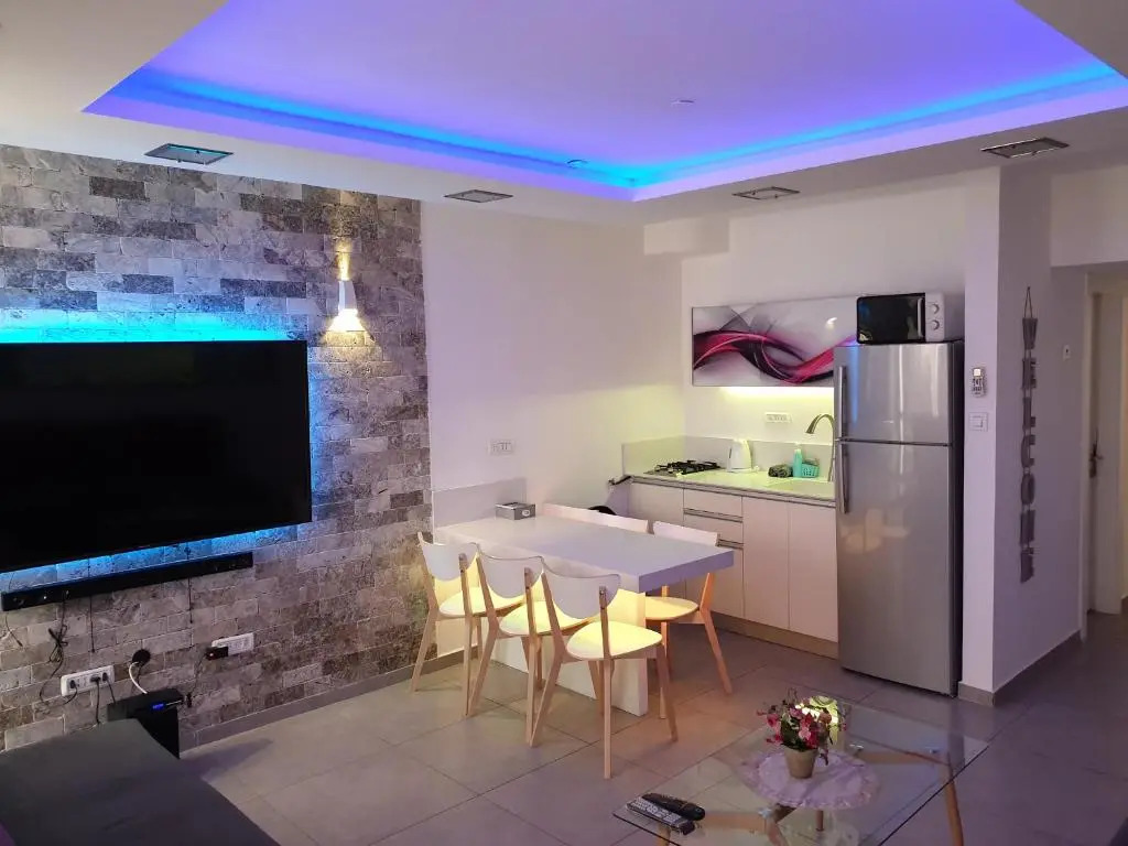 Avshalom Holiday Apartments