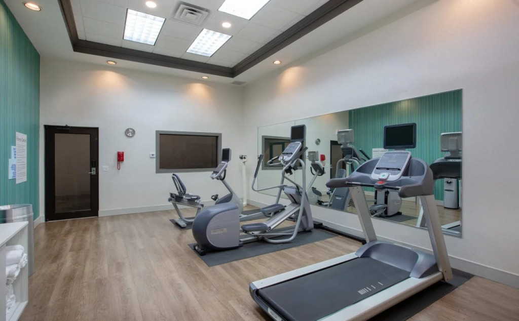 Holiday Inn Express Hotel & Suites Columbus by IHG