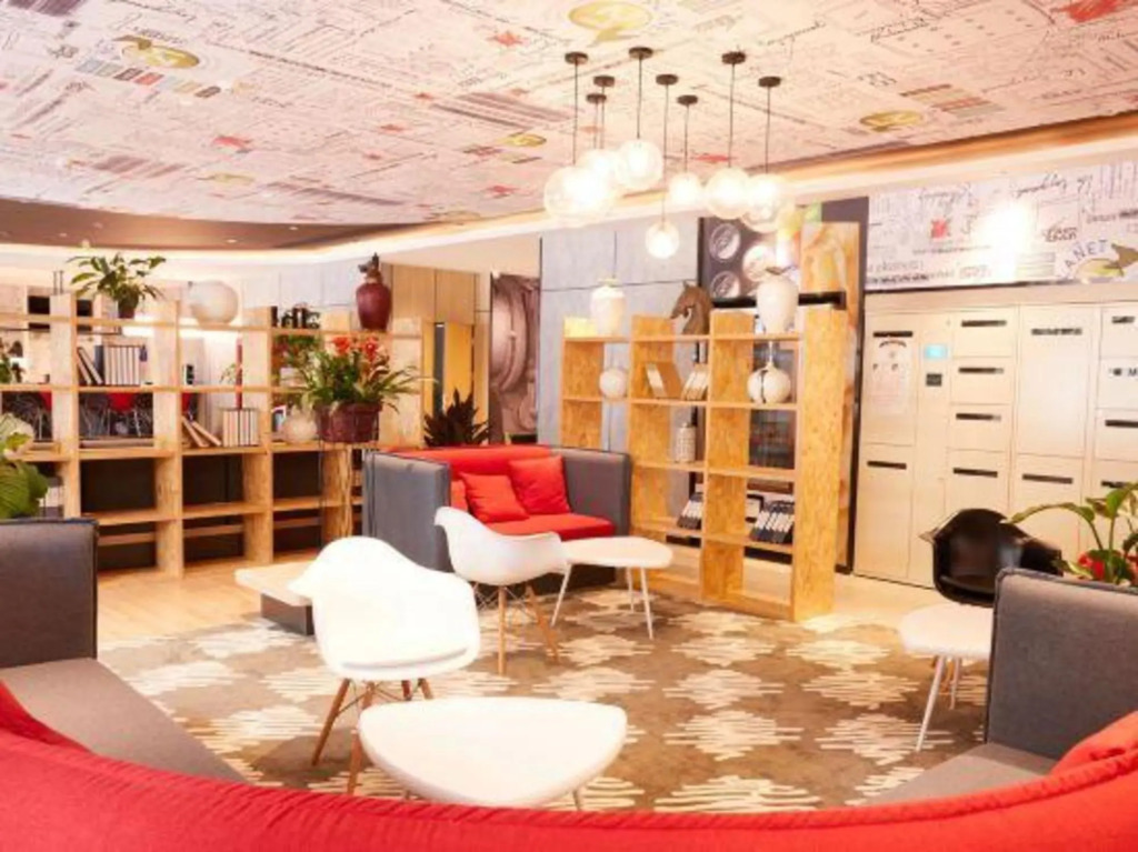 Yimeiju Hotel (Hebi east railway station store)