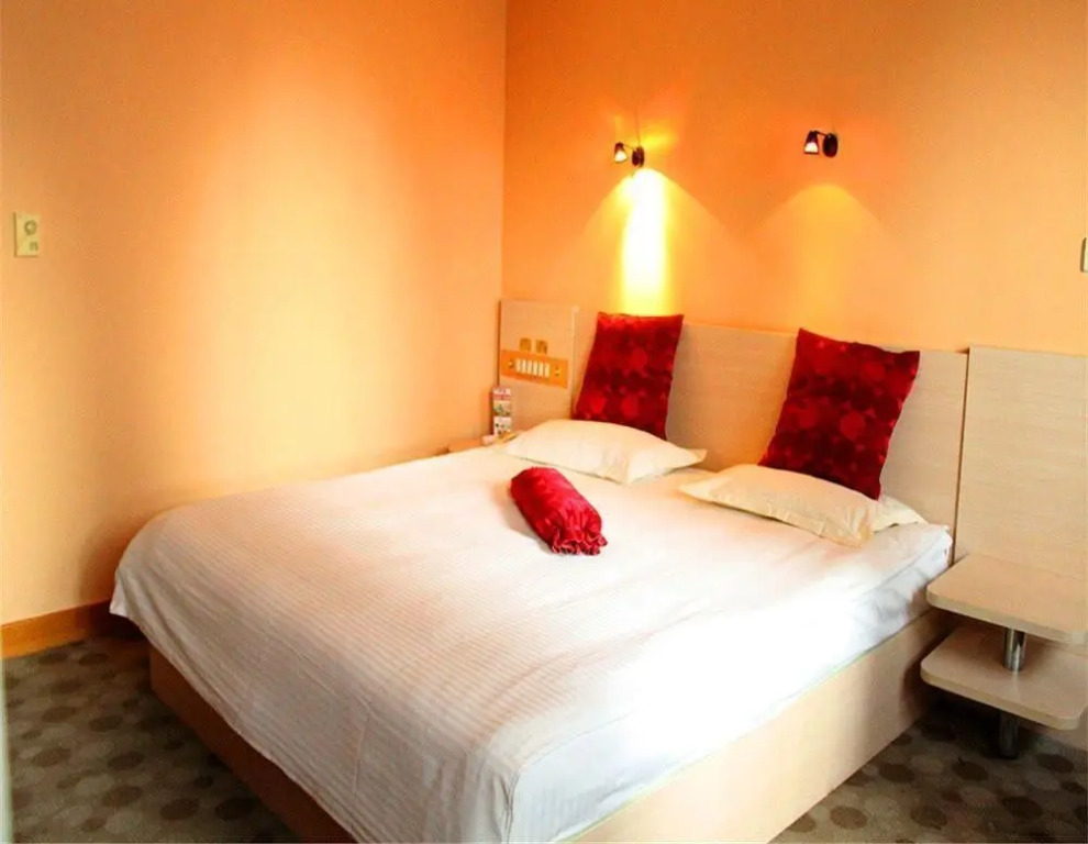 Yijia Express Hotel