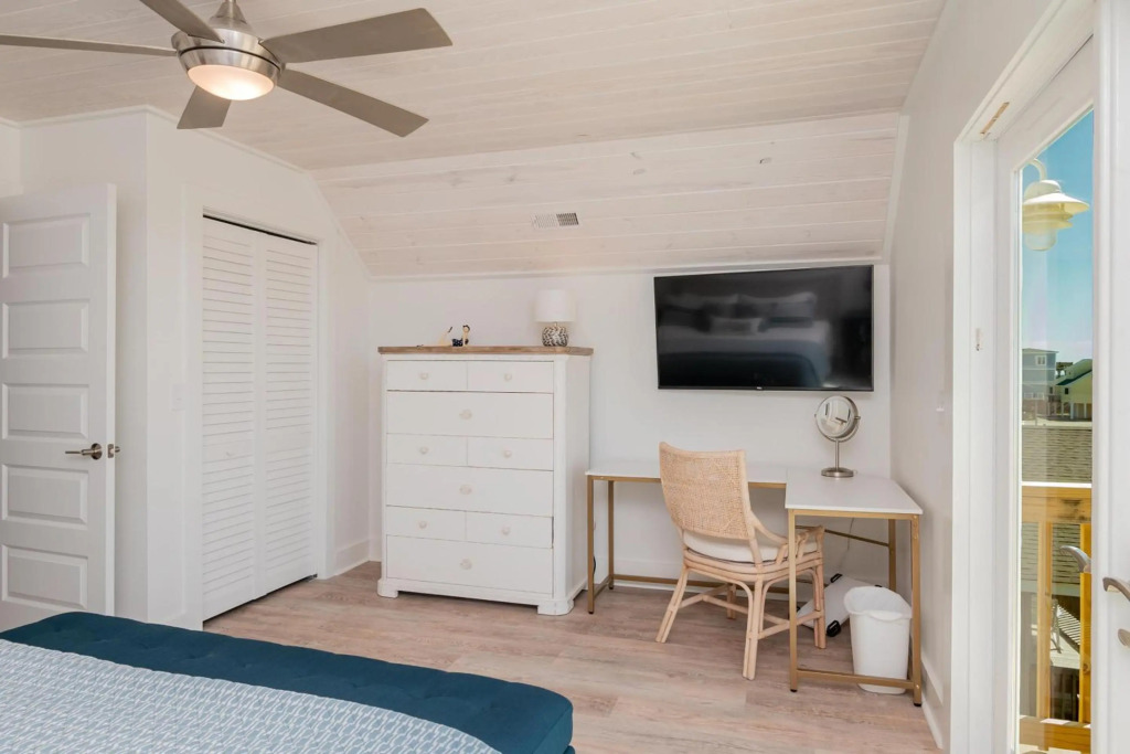 Barrycuda by Oak Island Accommodations