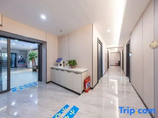Lvju Smart Homestay (Zhangye Road Pedestrian Street)