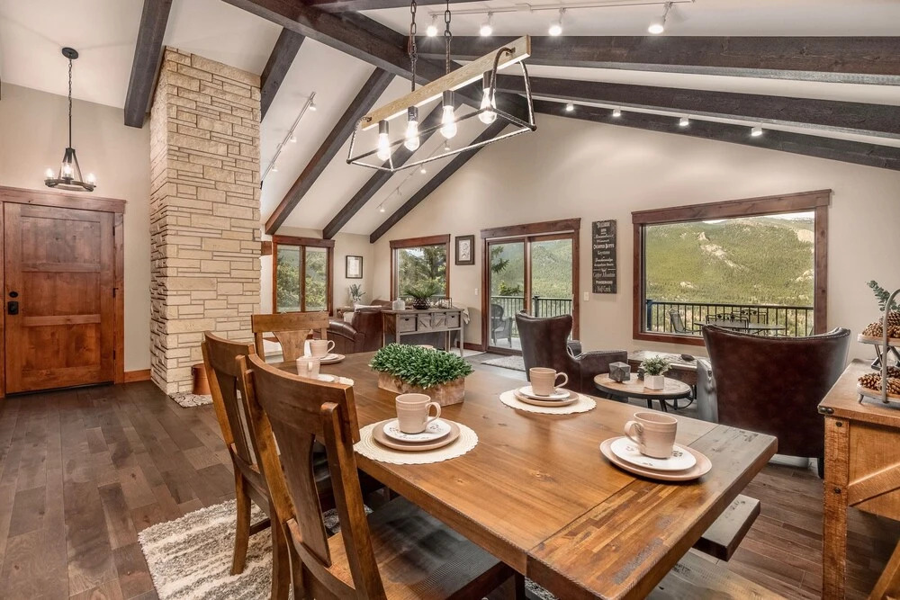 Breiding Upper Luxury Vacation At Windcliff 2 Bedroom Home by RedAwning