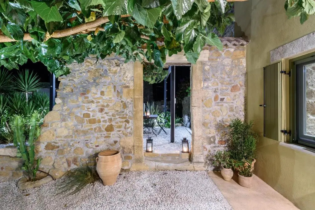 Casa Olea - A Venetian era Home with Courtyard