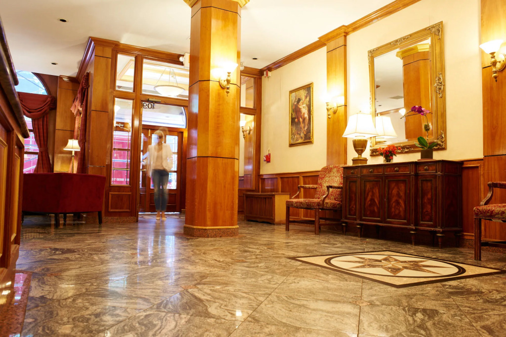 Hotel St. James