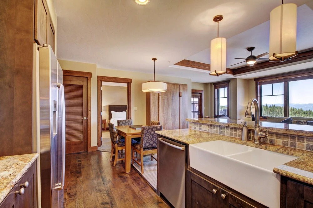 Slopeside  At Base Of Peak 8, Sleeps 6! 1 Bedroom Condo by RedAwning