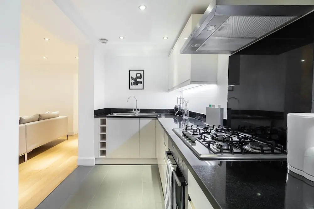 2 Bdr In Knightsbridge By The Residences