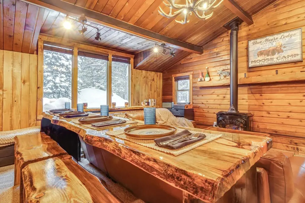 5 Mi to Breckenridge Ski Resort: Cozy Wood Cabin!