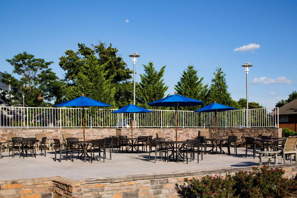 DoubleTree by Hilton Hotel Raleigh Brownstone University