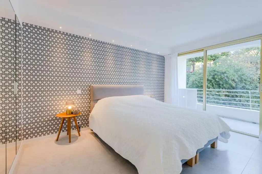 SERRENDY Splendid 3-bedroom apartment within an upscale