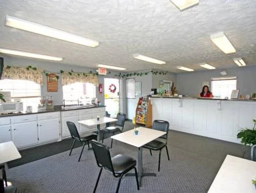 Surry Inn - Dobson - I-77 - Exit 93