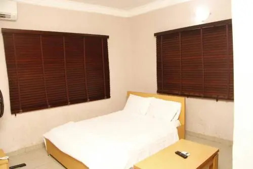 Tomsy-B Hotel