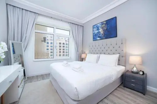 2BR ON PALM JUMEIRAH SHORELINE 20 - With Beach Access & a Complimentary Golf