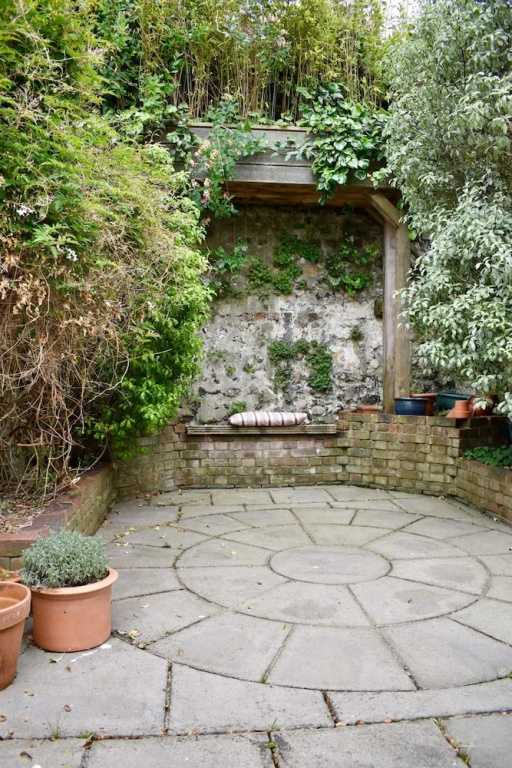 Central Brighton 2 Bedroom House With Garden