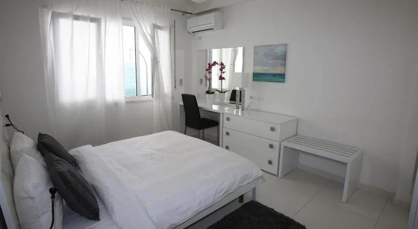 White Residence Luxury Apartments