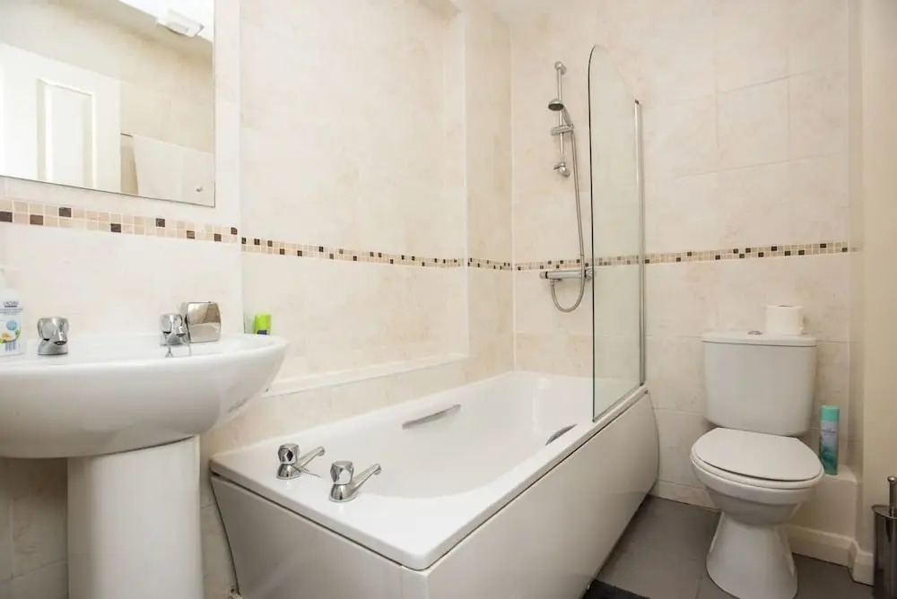 2 Bedroom Apartment With 2 Bathrooms and Parking