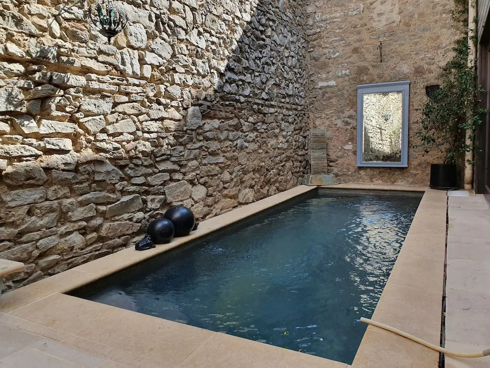 Modern Holiday Home in Olonzac with Private Swimming Pool