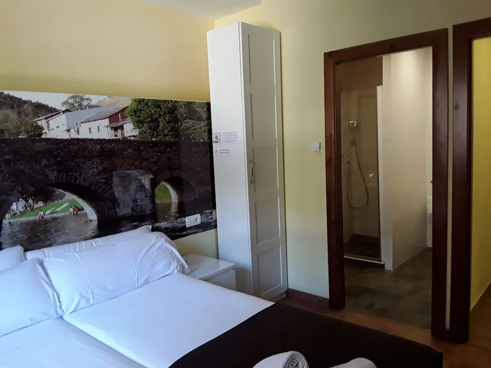 The Way Hostel Molinaseca -Grupo Rosa Azul