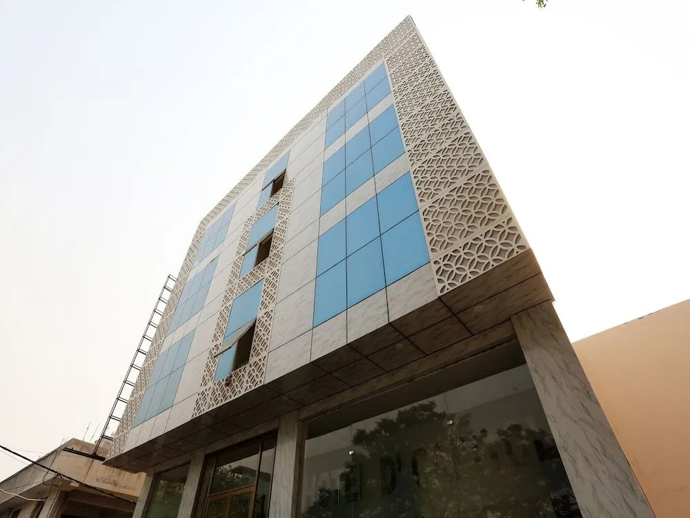 Capital O 12674 Hotel Grand Suites