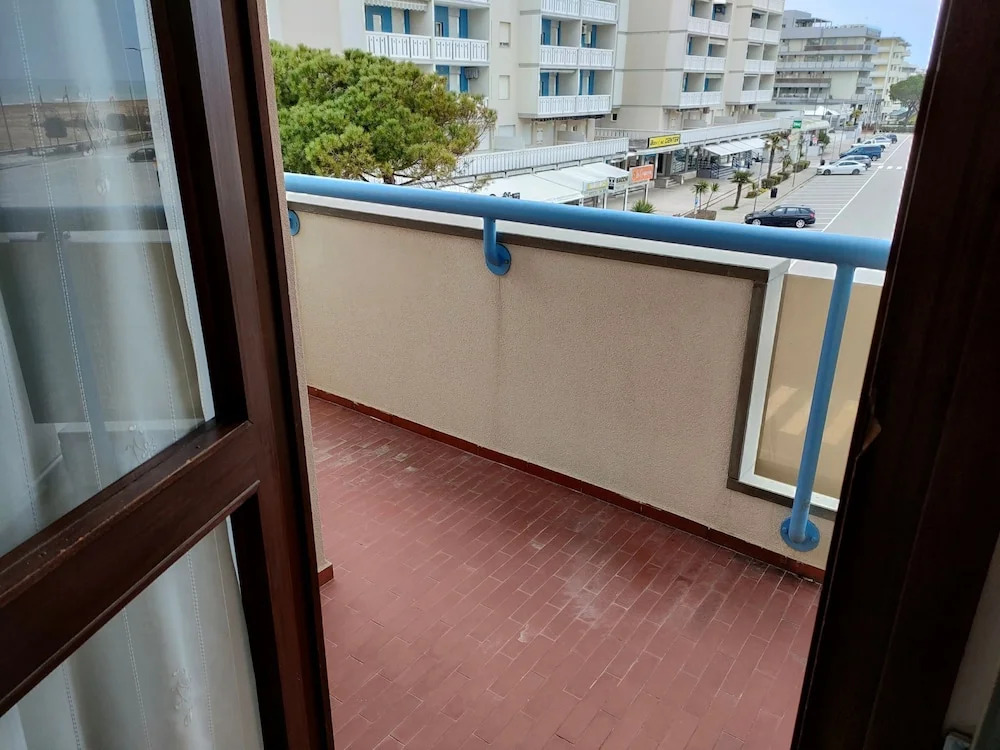 Modern Flat for 4 Guests sea View-beahost