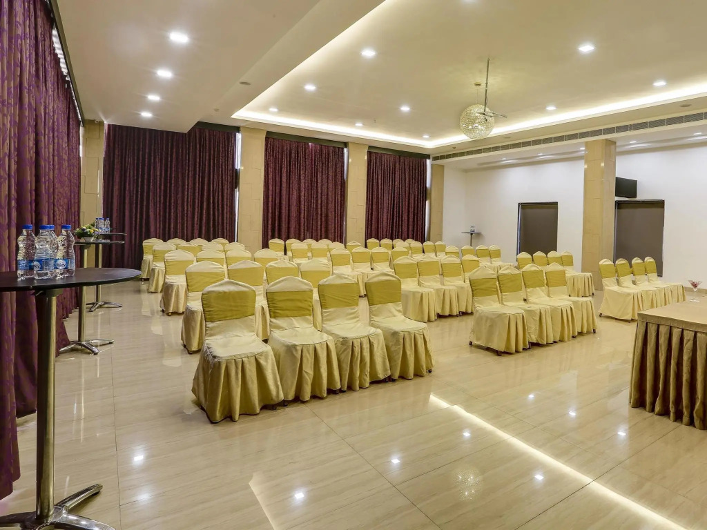 Golden Chariot Vasai Hotel